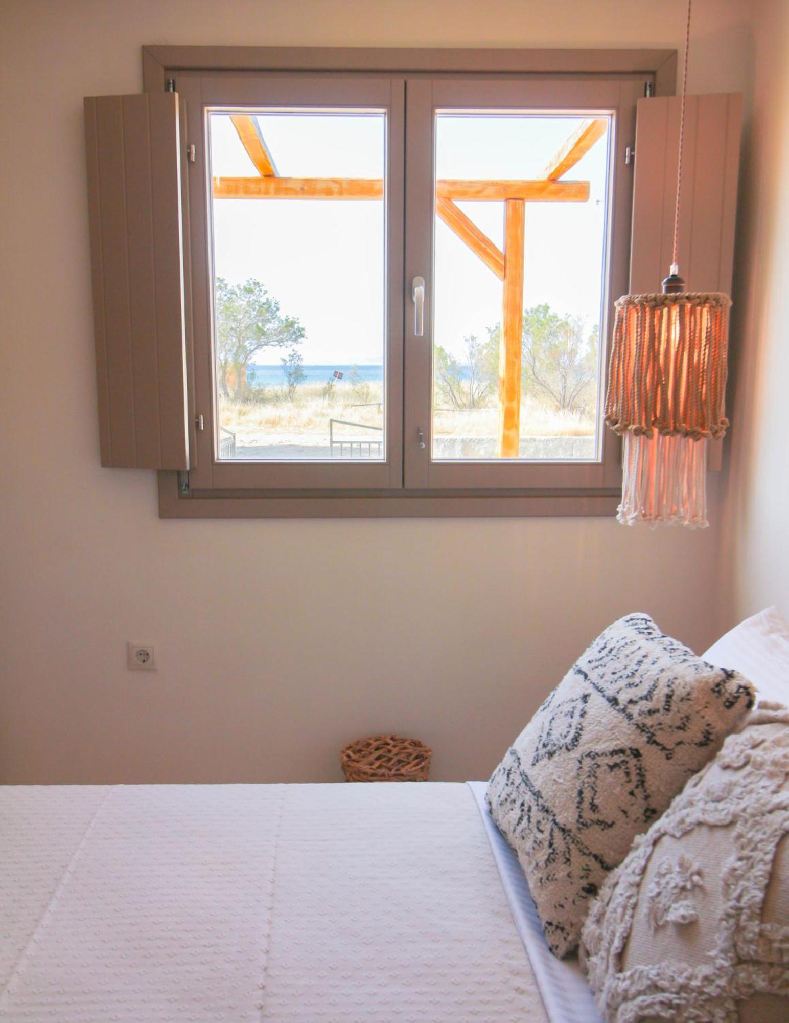 4Twaves Beach House - Beachfront In Agios Ioannis Agios Ioannis  Exterior photo